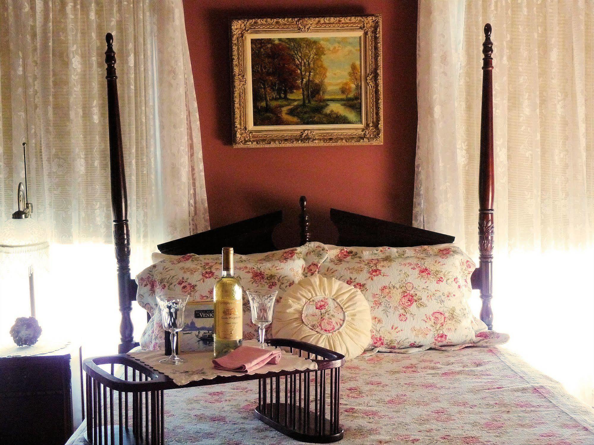 J. D. Thompson Inn Bed And Breakfast Tuckerton Exterior photo