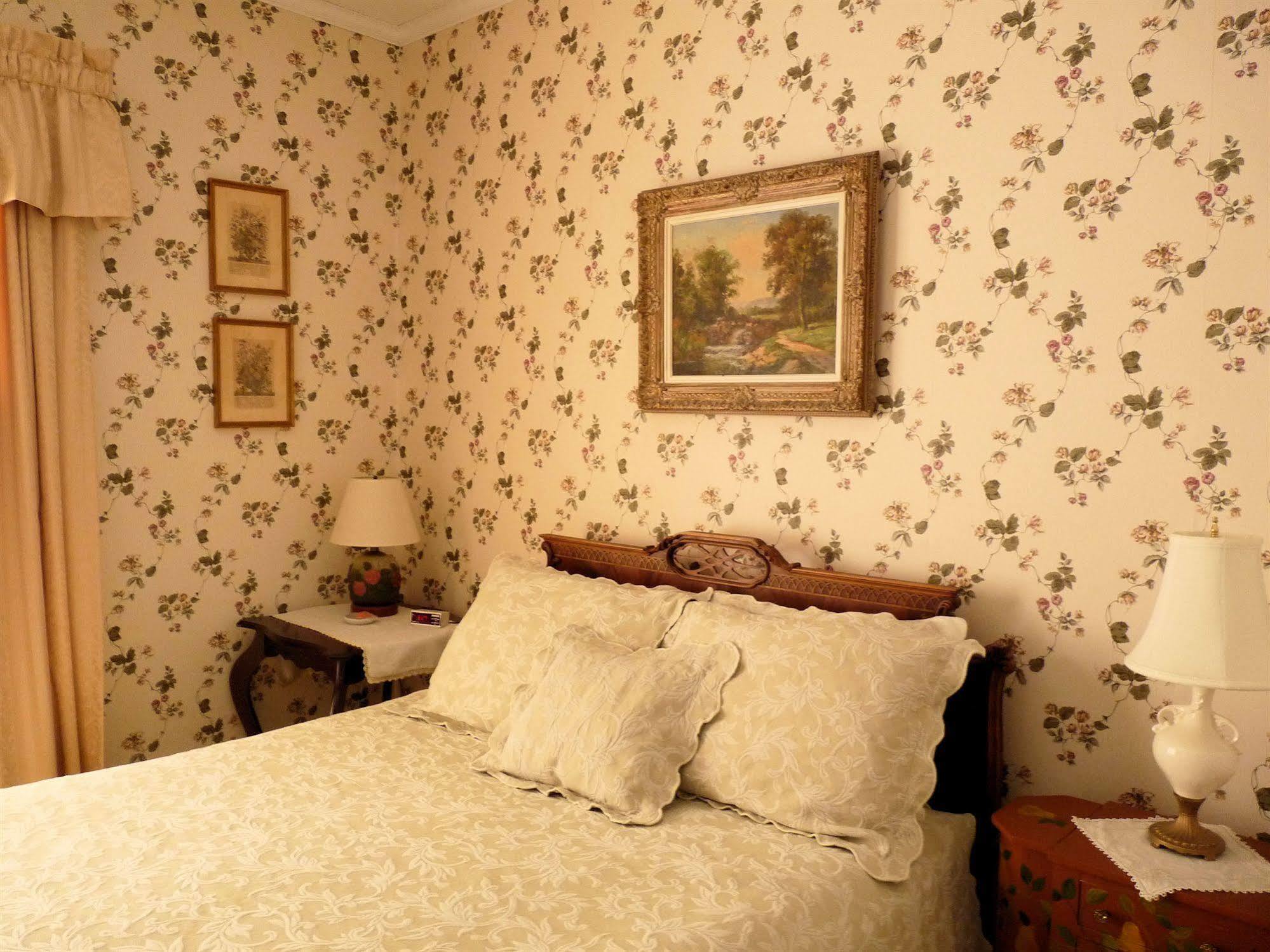 J. D. Thompson Inn Bed And Breakfast Tuckerton Exterior photo